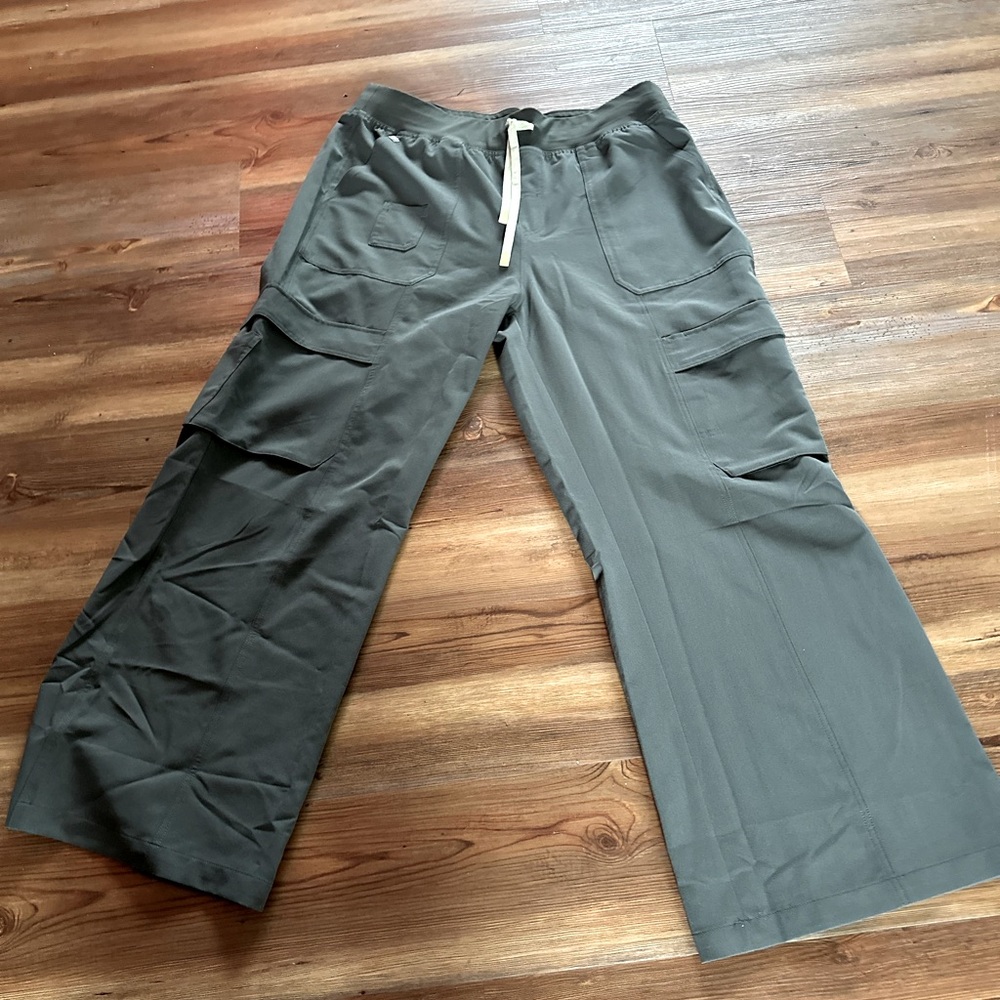 NWT Figs Scrub Bottoms